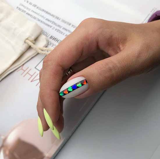 Manucure avec un design sur un ongle: nouveaux articles sur la photo