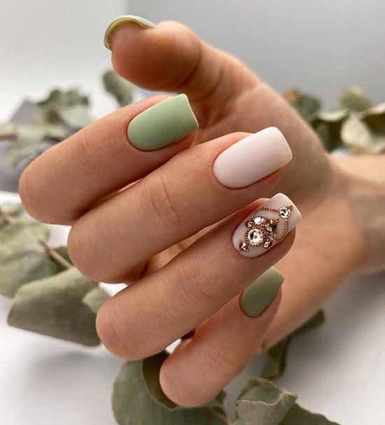 Manucure avec un design sur un ongle: nouveaux articles sur la photo