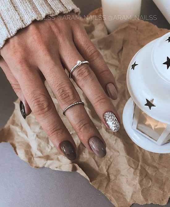 Manucure avec un design sur un ongle: nouveaux articles sur la photo