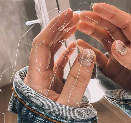 Manucure avec un design sur un ongle: nouveaux articles sur la photo