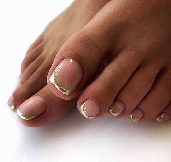 Pédicure 2026: couleurs, designs, nouveaux articles stylés sur la photo