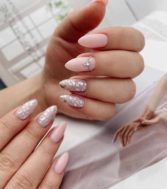 Manucure nude d'hiver 2026: photos des meilleurs designs d'ongles