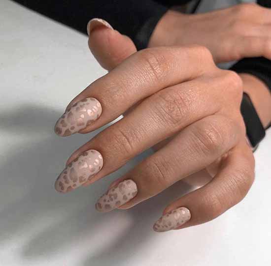 Manucure élégante 2026: photo, conception d'ongles délicate