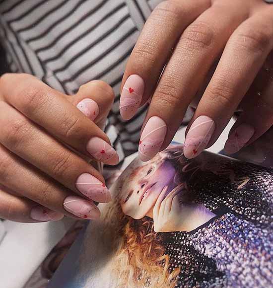 Manucure avec un coeur pour la Saint-Valentin: photo 2026, design