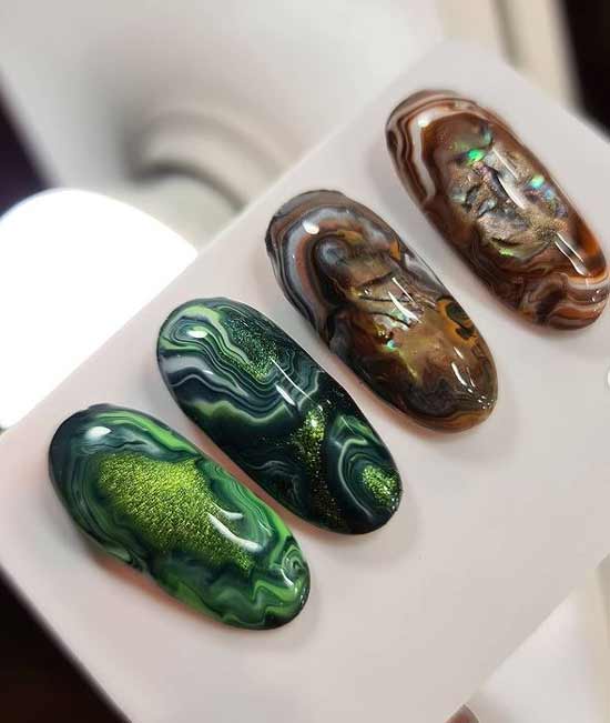 Conception de texture verte sur les ongles