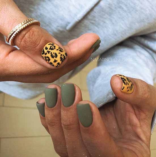 Vert avec manucure jaune