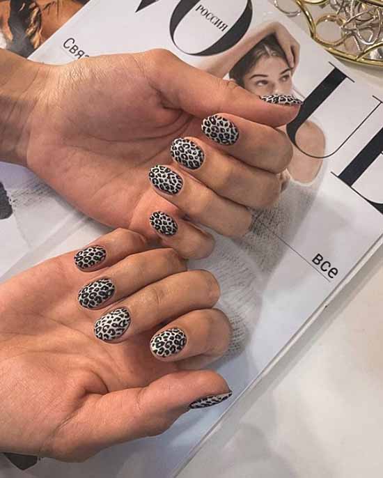 Manucure noir et blanc 2026: photo, top design des ongles