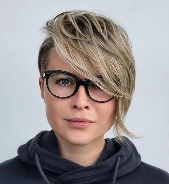 Coupes de cheveux tendance printemps-été 2026: tendances, style, photos