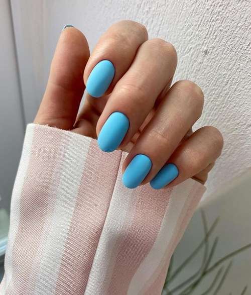 Blue Manicure 2026: Tendances des dessins d'ongles dans les tons bleus
