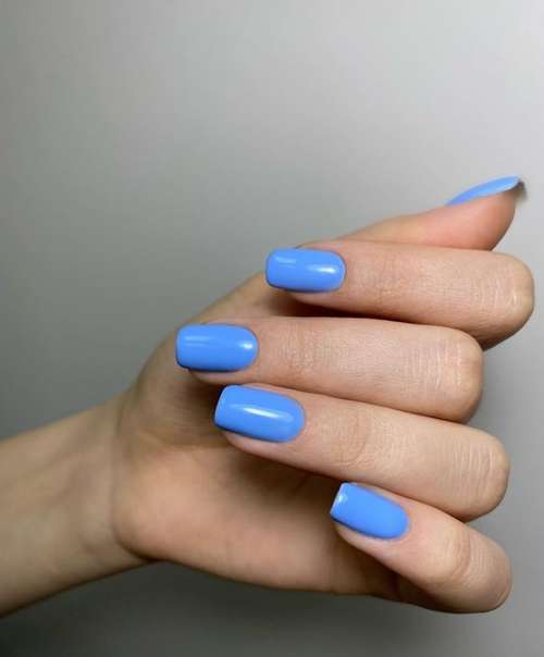 Blue Manicure 2026: Tendances des dessins d'ongles dans les tons bleus