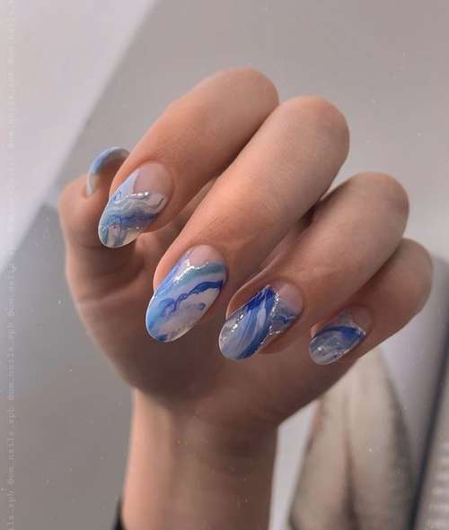 Blue Manicure 2026: Tendances des dessins d'ongles dans les tons bleus