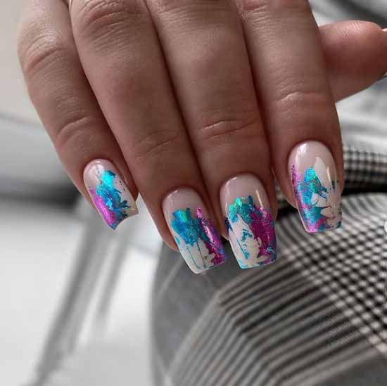 Manucure nue avec papier d'aluminium 2026: photos, actualités