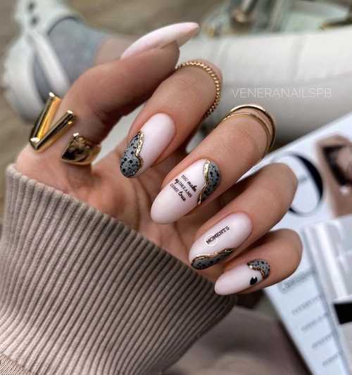 Gris avec papier d'aluminium