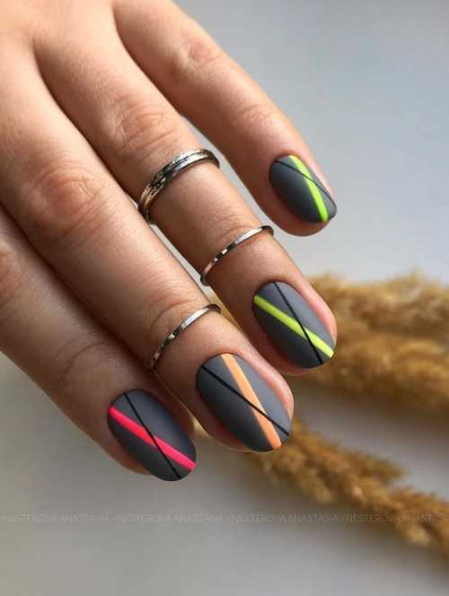 Manucure grise 2025-2026: design, ongles dans les tons gris, photo