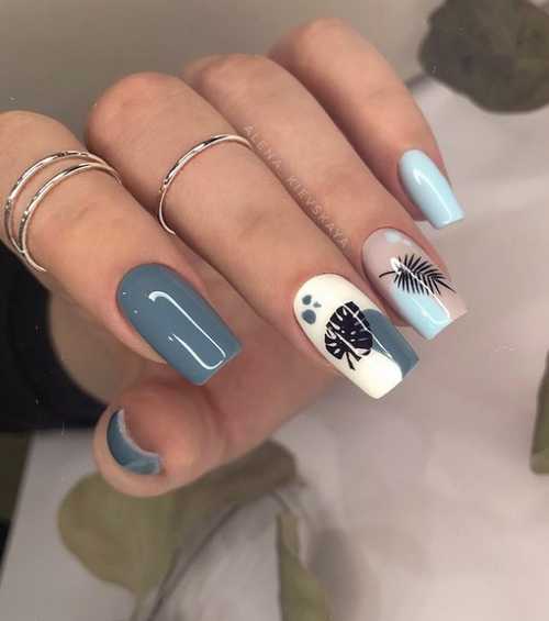 Manucure grise avec brins