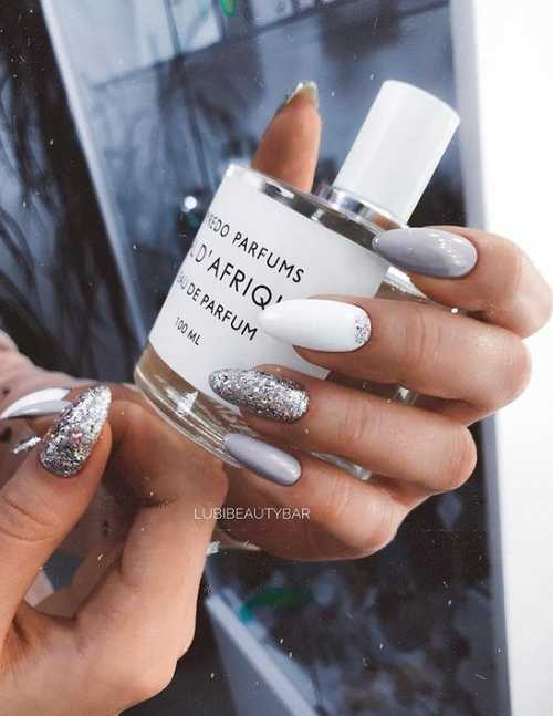 Manucure grise 2025-2026: design, ongles dans les tons gris, photo