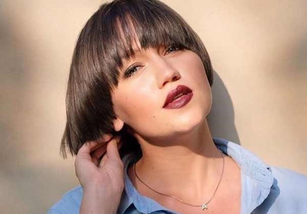 De belles coupes de cheveux pour les cheveux raides