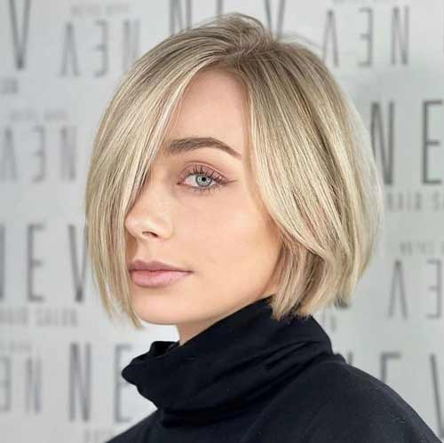 Coupes de cheveux pour cheveux raides sur la photo