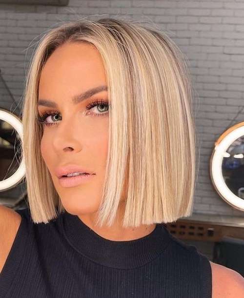 Les meilleures coupes de cheveux pour cheveux raides 2026 : photos, tendances