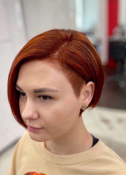 Les meilleures coupes de cheveux pour cheveux raides 2026 : photos, tendances