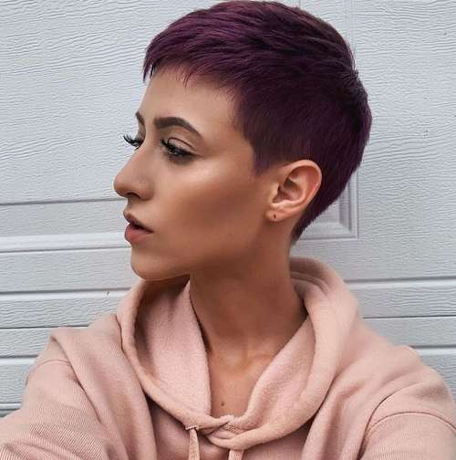 Les meilleures coupes de cheveux pour cheveux raides 2026 : photos, tendances