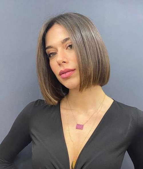 Les meilleures coupes de cheveux pour cheveux raides 2026 : photos, tendances