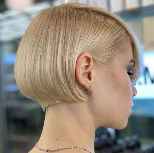 Les meilleures coupes de cheveux pour cheveux raides 2026 : photos, tendances