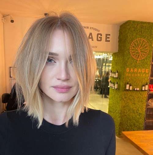 Les meilleures coupes de cheveux pour cheveux raides 2026 : photos, tendances