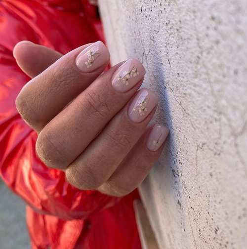 Design printanier des ongles 2026: nouveaux articles, photo de manucure