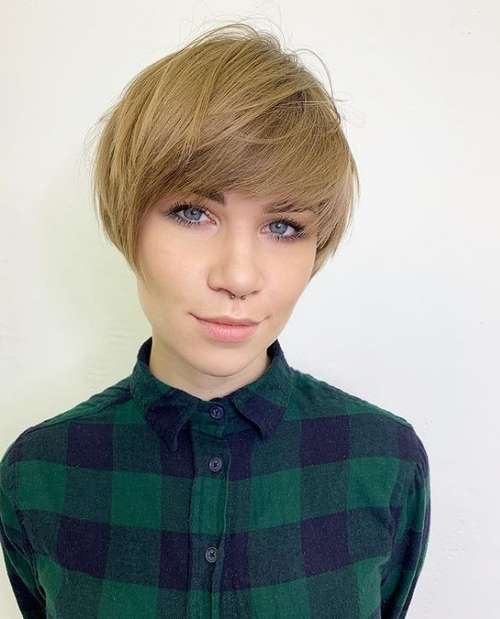 Bob kare avec frange 2026: photos de coupes de cheveux à la mode, tendances