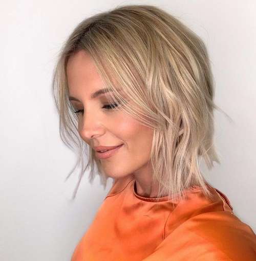 Bob kare avec frange 2026: photos de coupes de cheveux à la mode, tendances