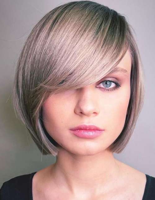 Bob kare avec frange 2026: photos de coupes de cheveux à la mode, tendances