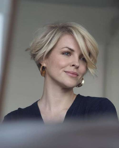 Bob kare avec frange 2026: photos de coupes de cheveux à la mode, tendances