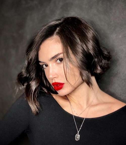 Coupes de cheveux courtes pour les femmes sans frange 2026: photos, actualités mode