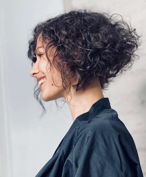 Coupes de cheveux courtes pour les femmes sans frange 2026: photos, actualités mode