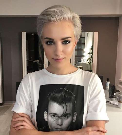 Coupes de cheveux courtes pour les femmes sans frange 2026: photos, actualités mode