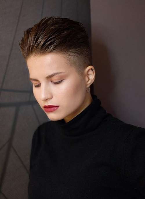 Coupes de cheveux courtes pour les femmes sans frange 2026: photos, actualités mode