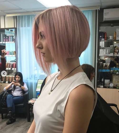 Coupes de cheveux courtes pour les femmes sans frange 2026: photos, actualités mode