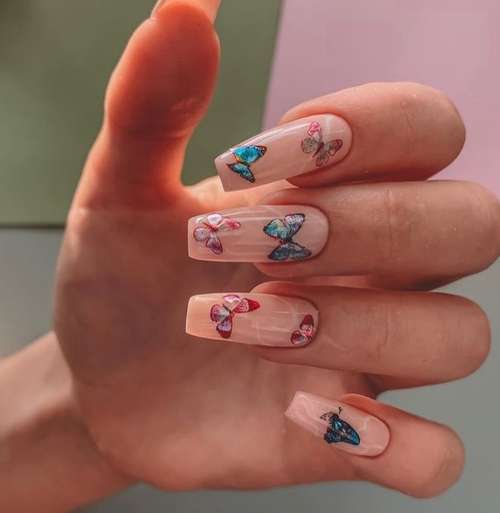 Manucure papillon 2026: nouvelles photos de conception
