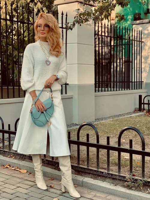 Jupe midi 2026: quoi porter, les mannequins en photo