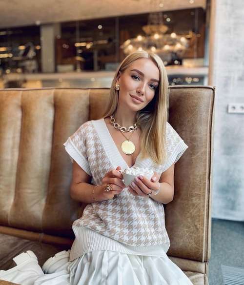 Jupe midi 2026: quoi porter, les mannequins en photo