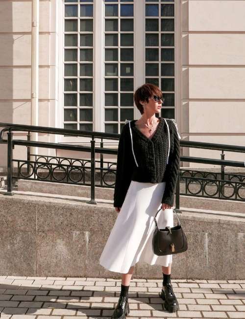 Jupe midi 2026: quoi porter, les mannequins en photo