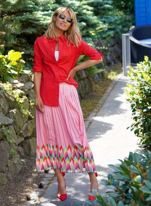 Jupe midi 2026: quoi porter, les mannequins en photo