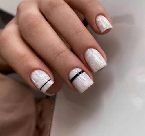 Ongles délicats et laiteux