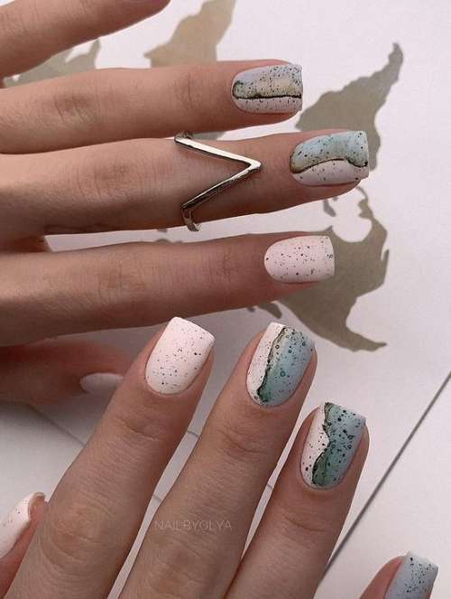 Manucure délicate mate