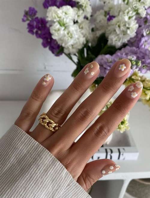 Manucure délicate pour ongles courts 2026: photos, nouveaux designs