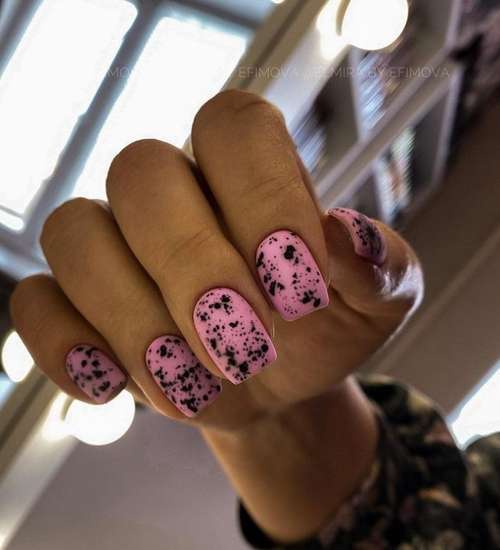 Manucure lilas 2026: belles nouveautés, photo avec design