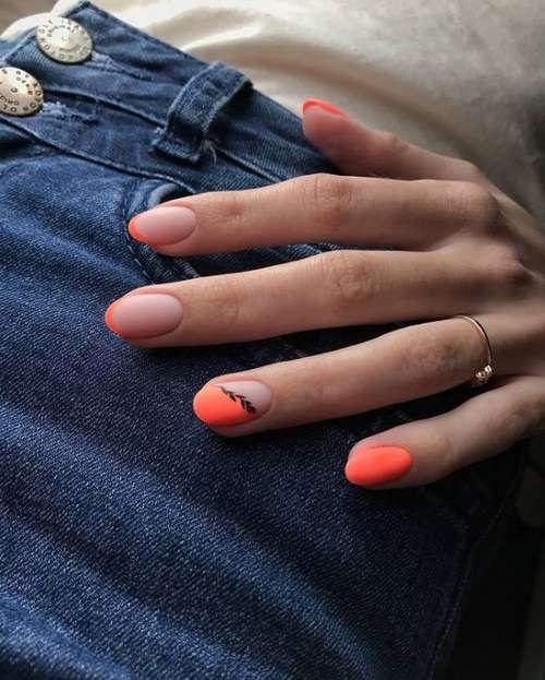 Veste colorée pour ongles ovales courts