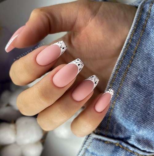 Veste colorée pour ongles courts: design photo 2026, tendances