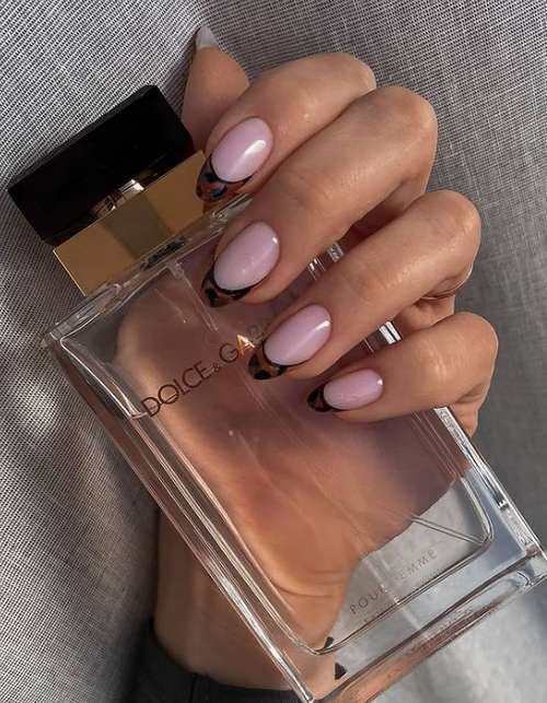 Veste colorée pour ongles courts: design photo 2026, tendances